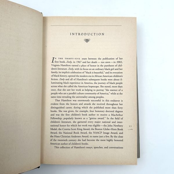 Virginia Hamilton: Speeches, Essays & Conversations : Edited by: Arnold Adoff & Kacy Cook - Image 8