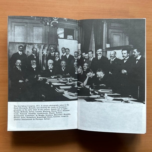 Einstein: The Life and Times - Ronald W. Clark - Image 8