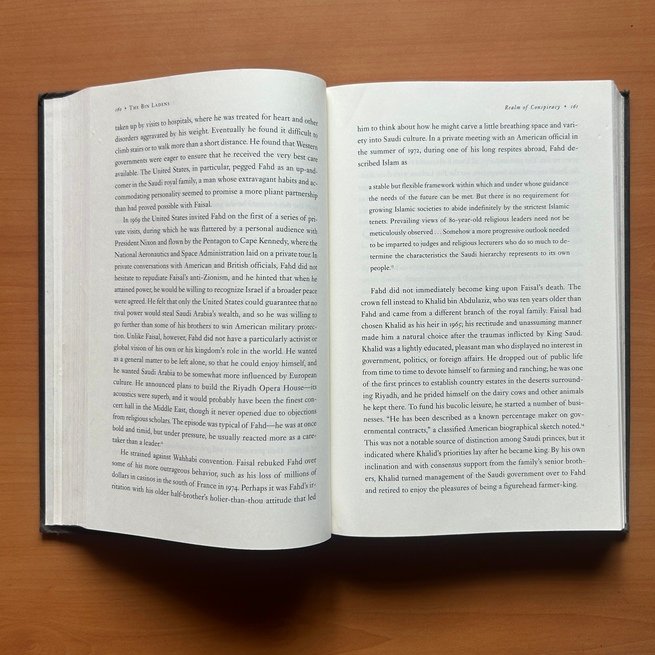 The Bin Ladens: An Arabian Family in the American Century - Steve Coll - Image 6